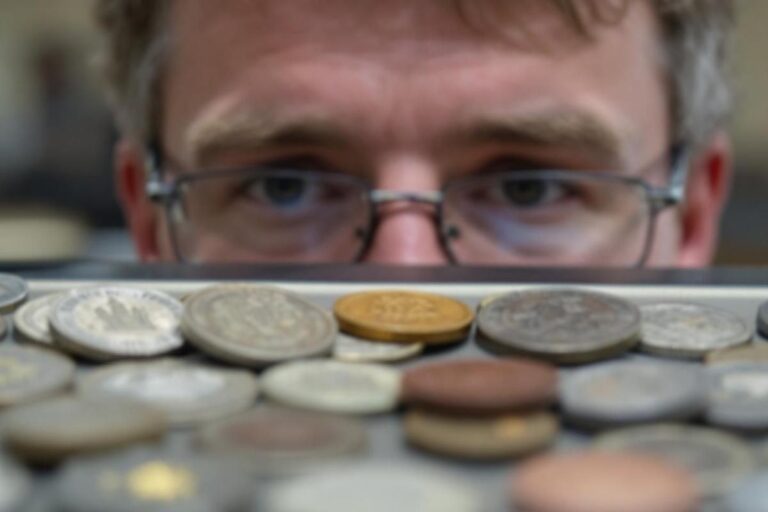 Why Numismatics Is Gaining Popularity Among Young Investors